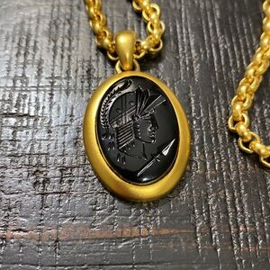 Beautiful Vintage Matte Gold Tone Roman Warrior Centurion Necklace!